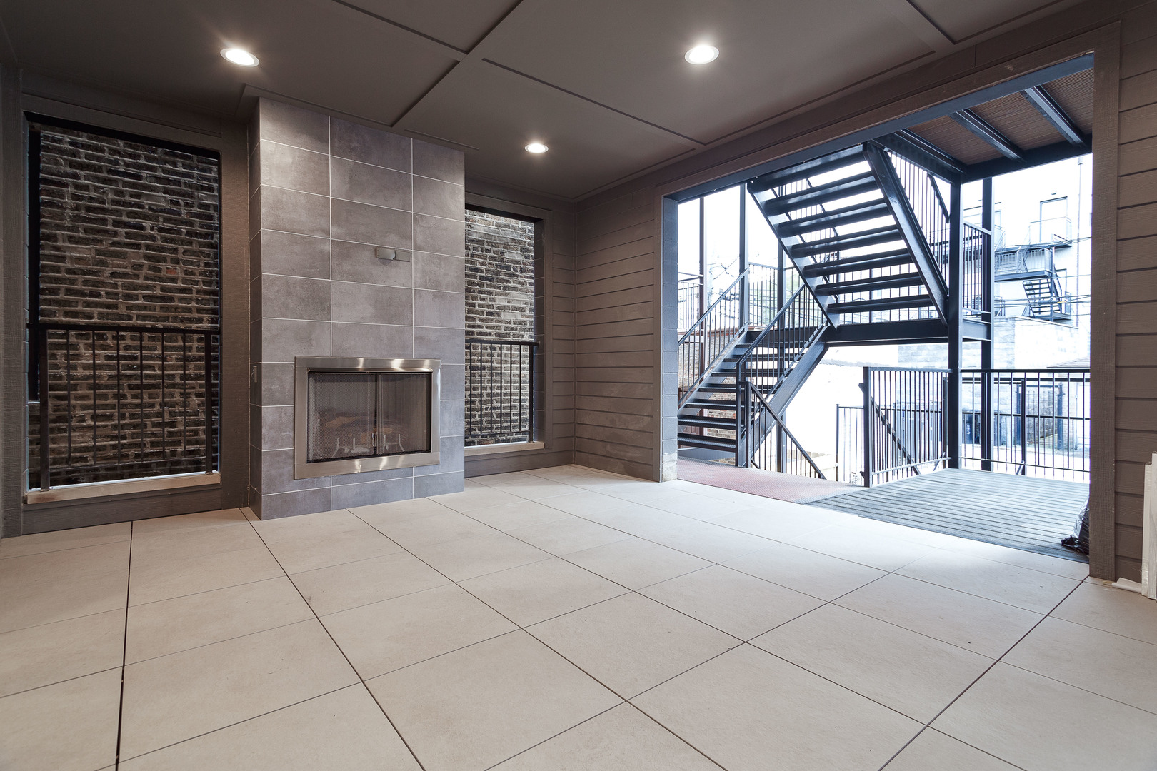 2417 W Walton Street Unit: 1