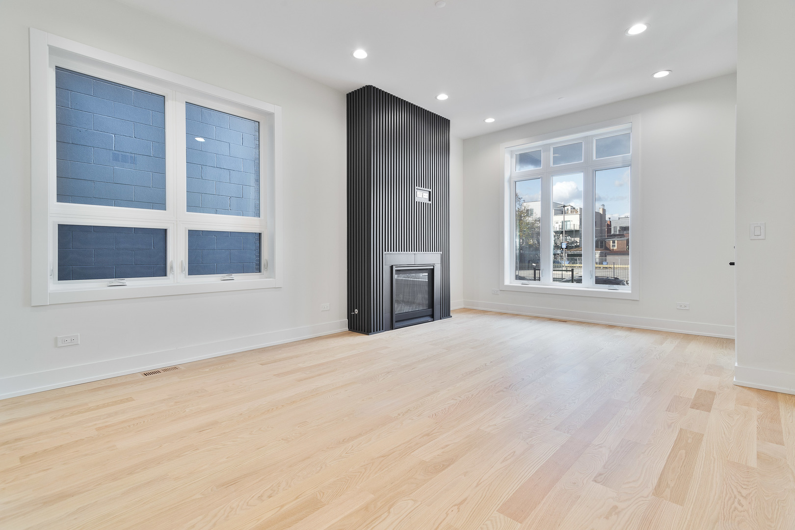 2417 W Walton Street Unit: 1