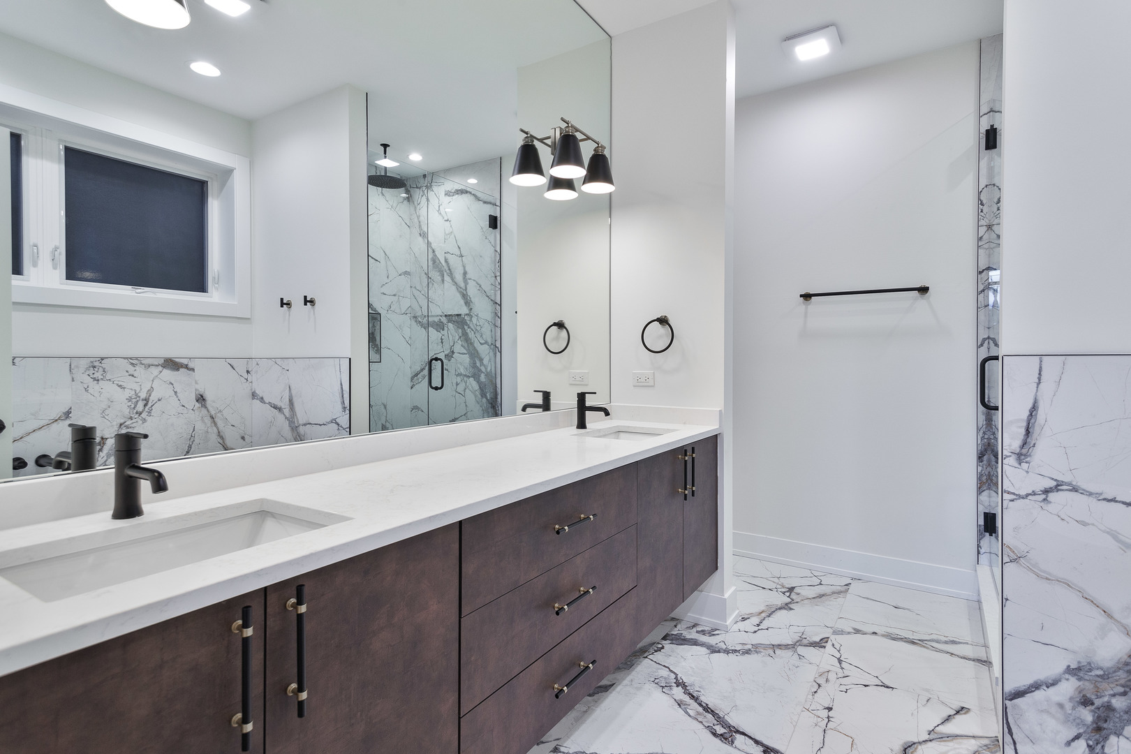 2417 W Walton Street Unit: 1