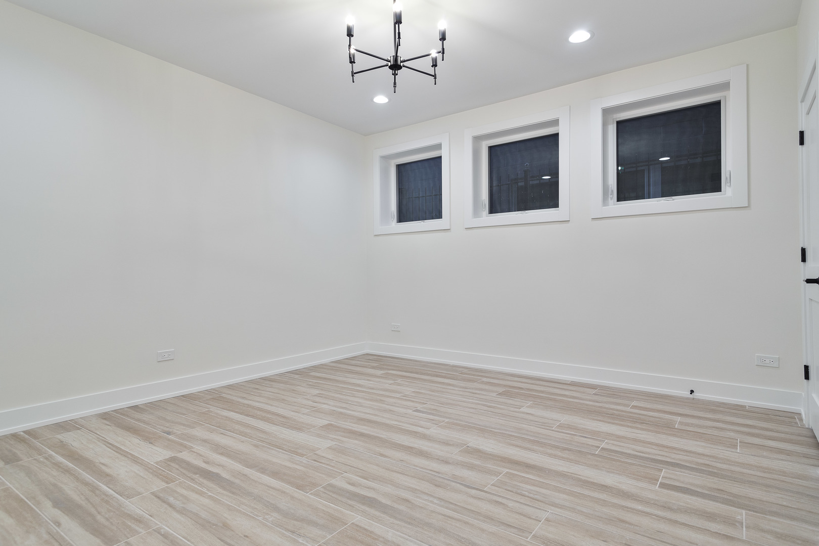 2417 W Walton Street Unit: 1