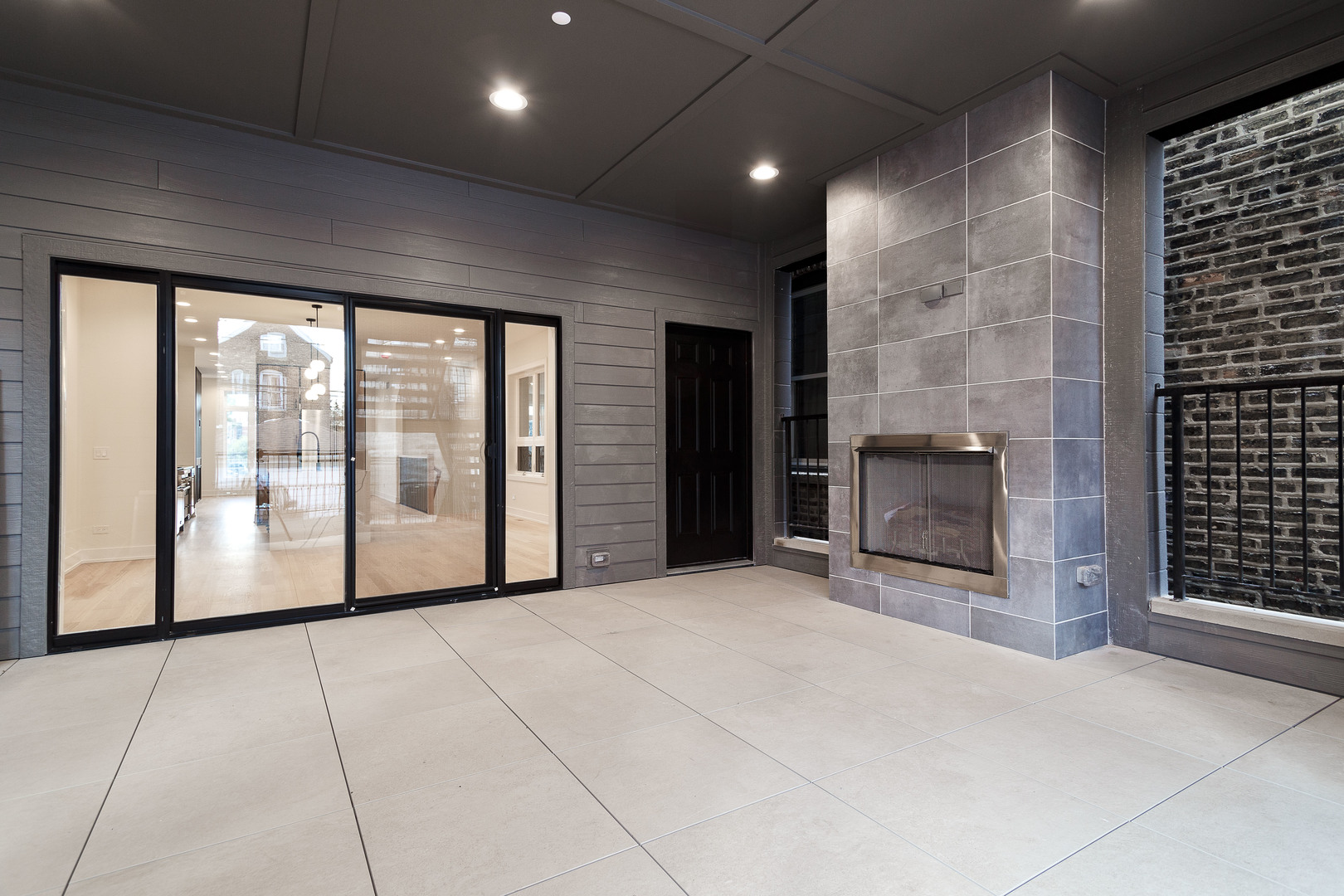 2417 W Walton Street Unit: 1