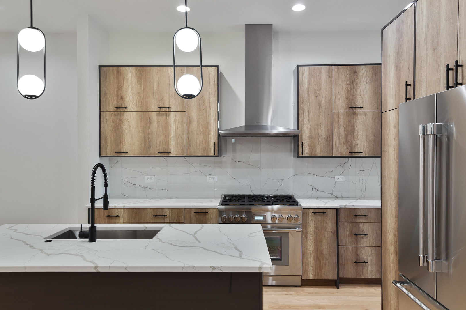 2417 W Walton Street Unit: 1