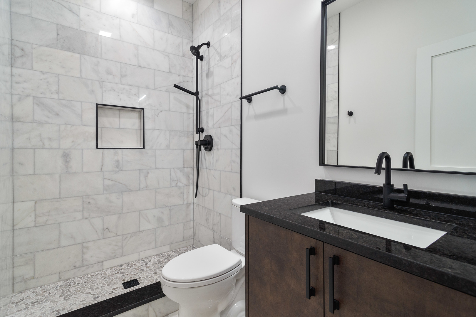 2417 W Walton Street Unit: 1