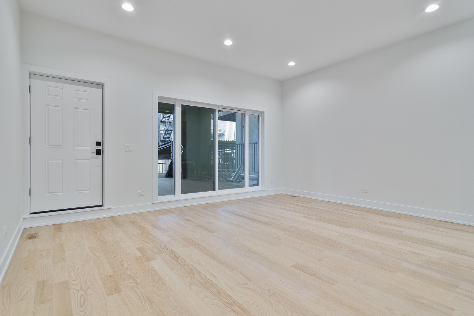 2417 W Walton Street Unit: 1