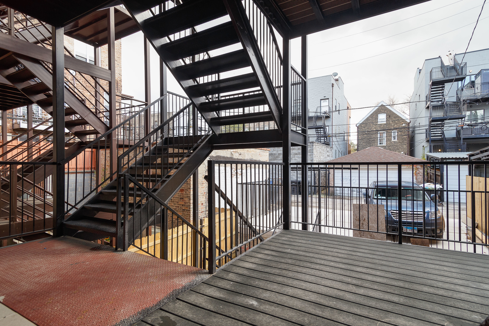 2417 W Walton Street Unit: 1