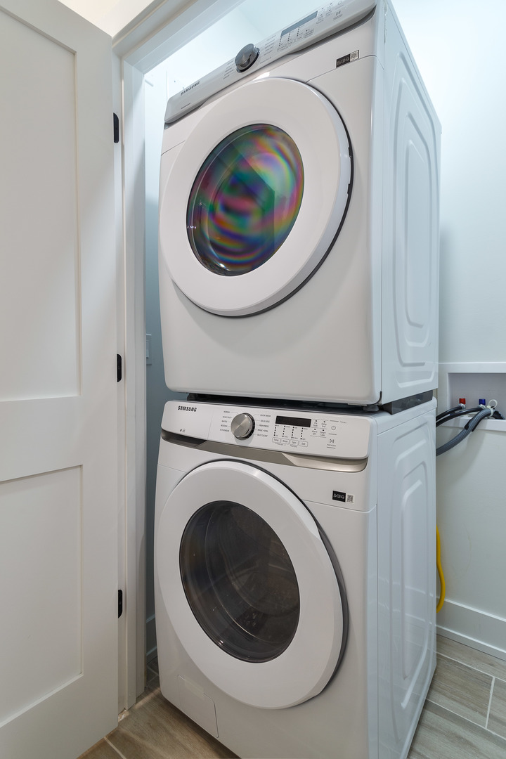 2417 W Walton Street Unit: 1