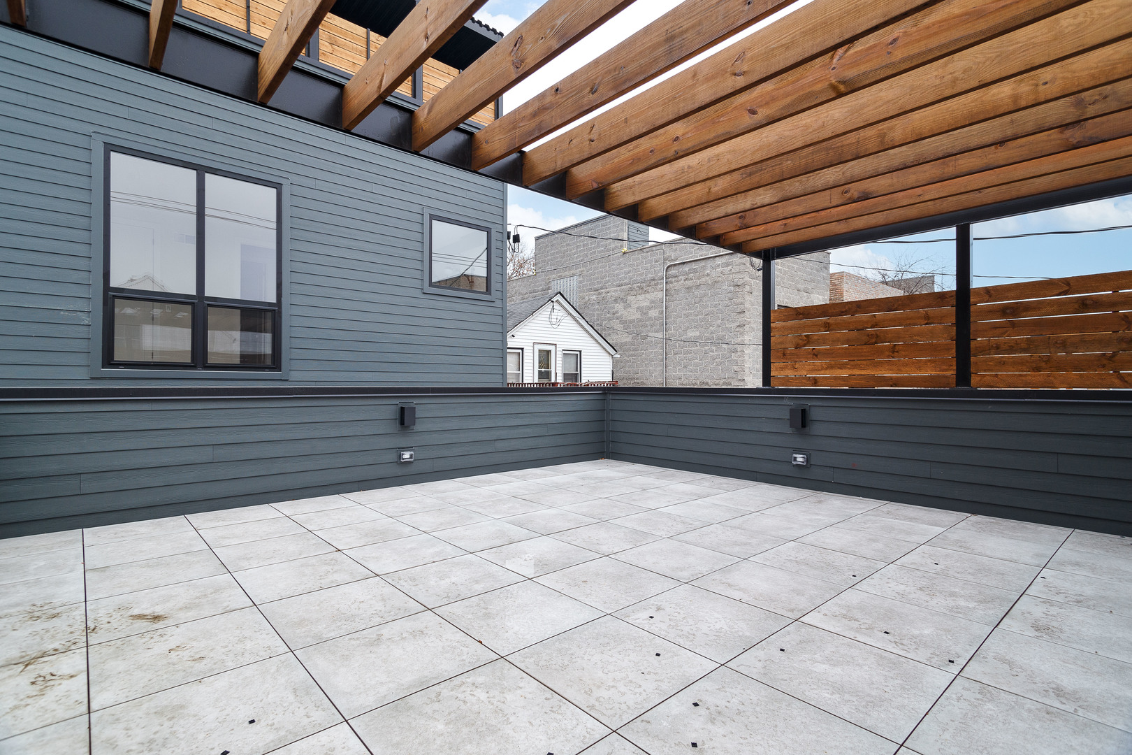 2041 W Race Avenue
