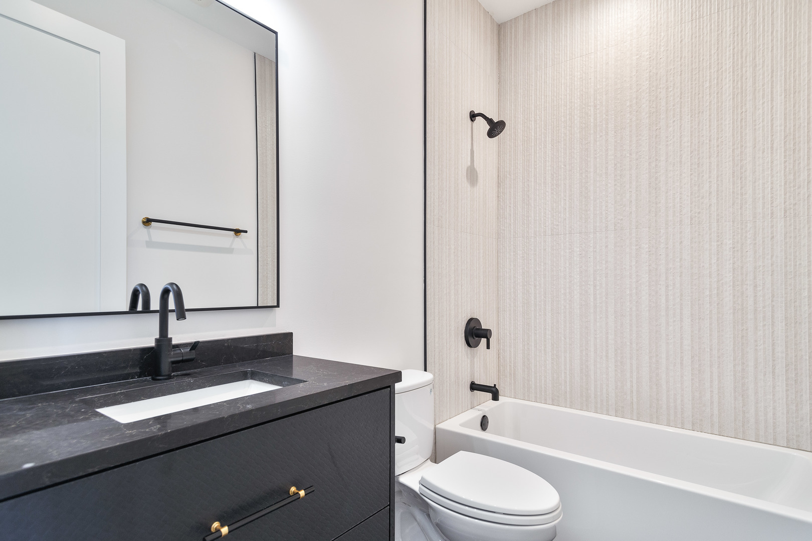 4119 N Ashland Avenue Unit: 3S