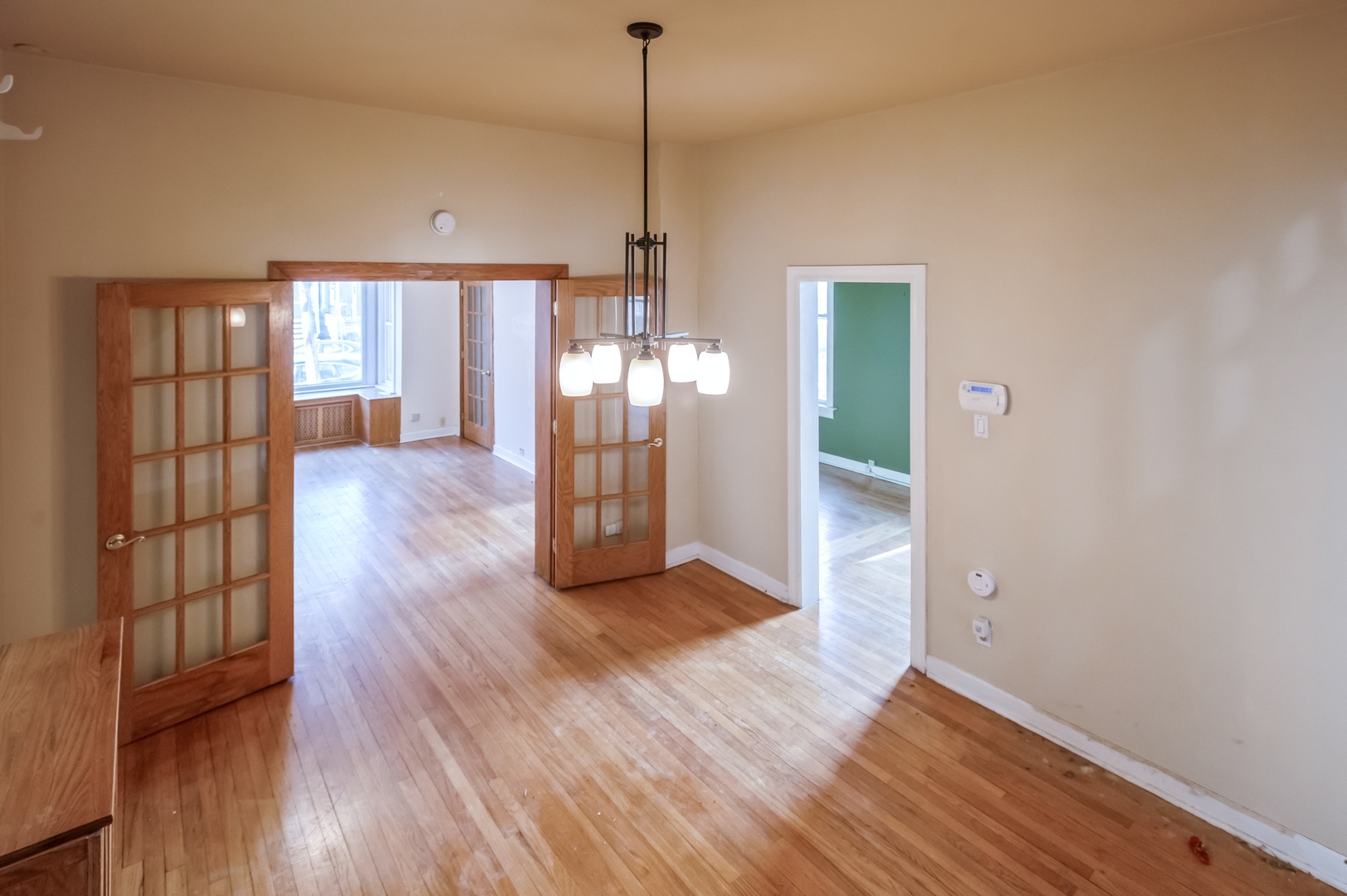 2743 N Seminary Avenue