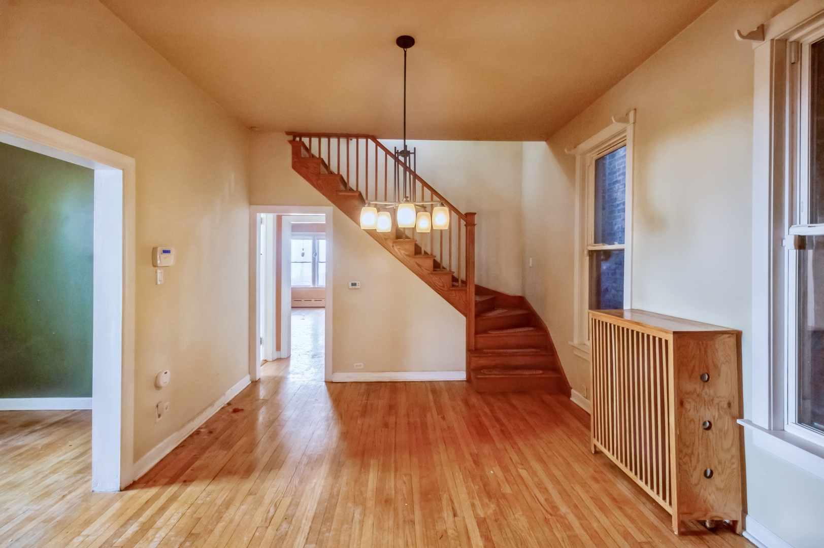 2743 N Seminary Avenue