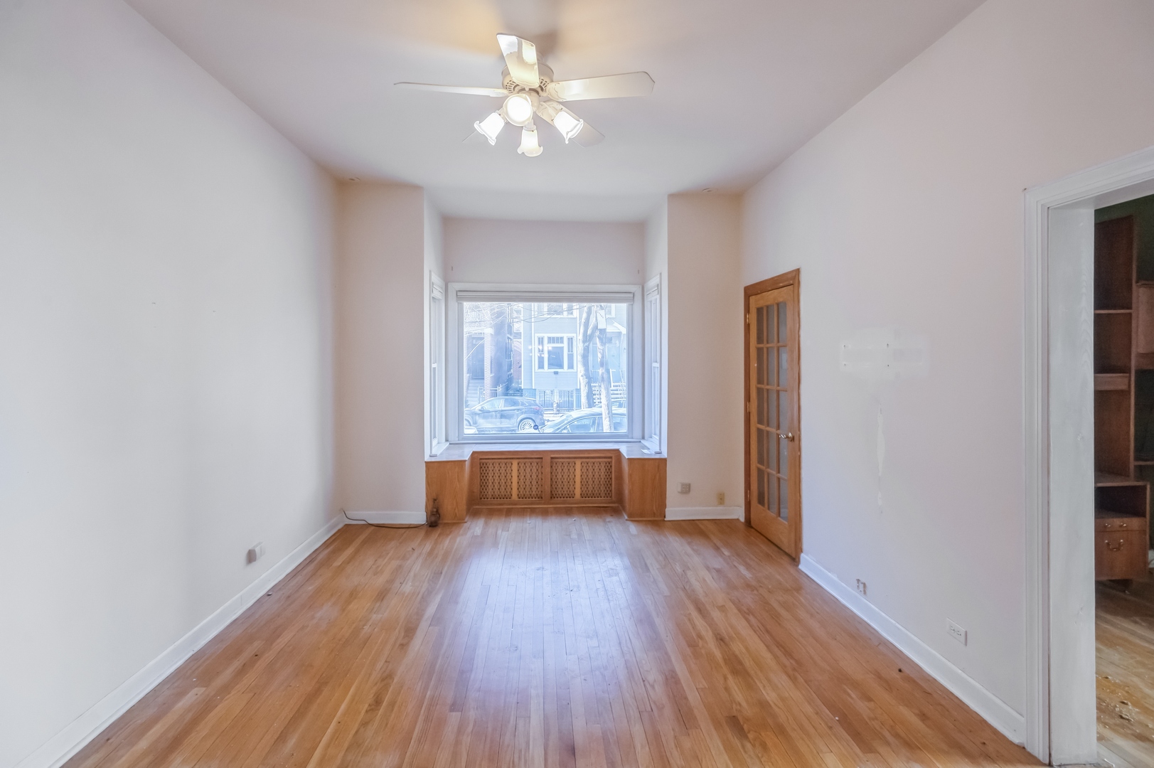 2743 N Seminary Avenue