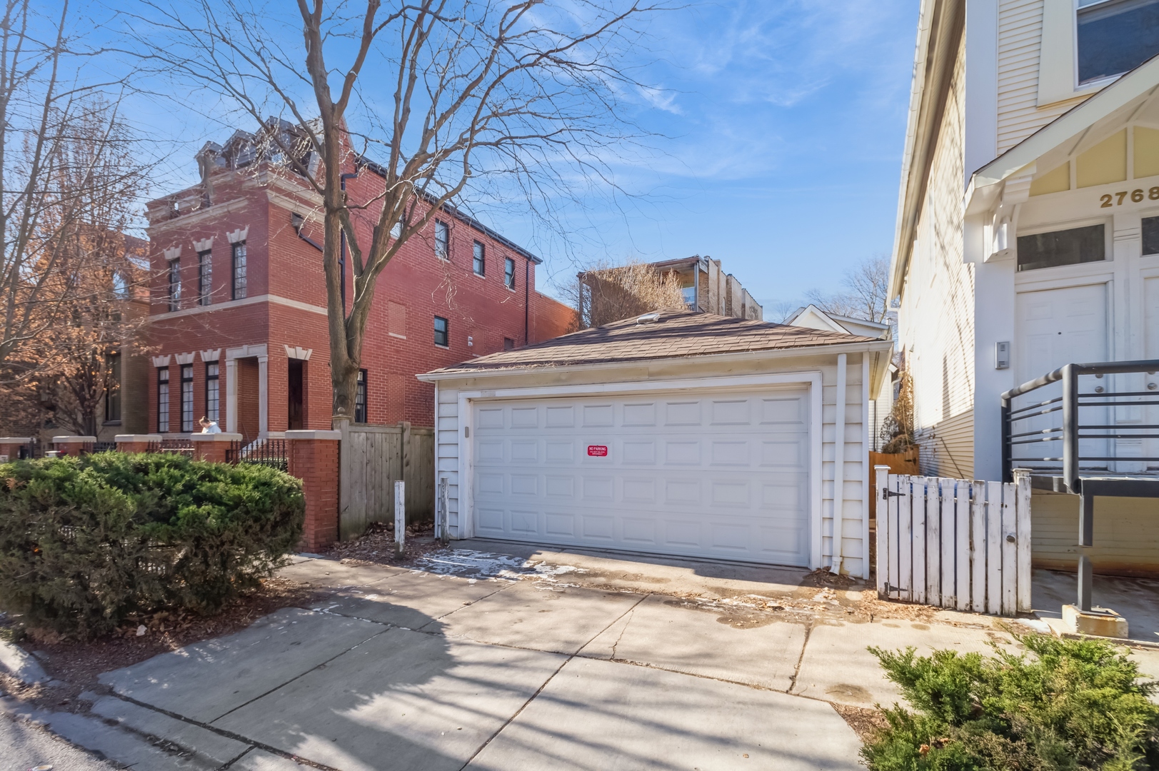 2743 N Seminary Avenue