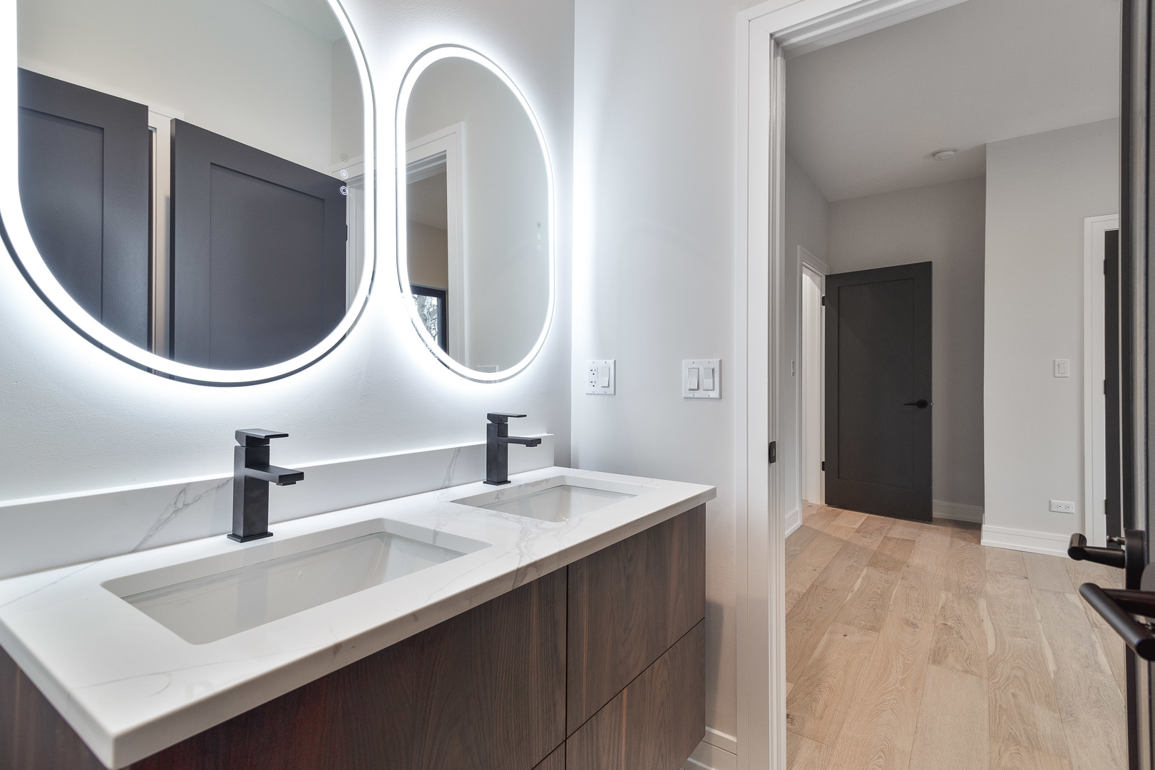 3454 W Potomac Avenue