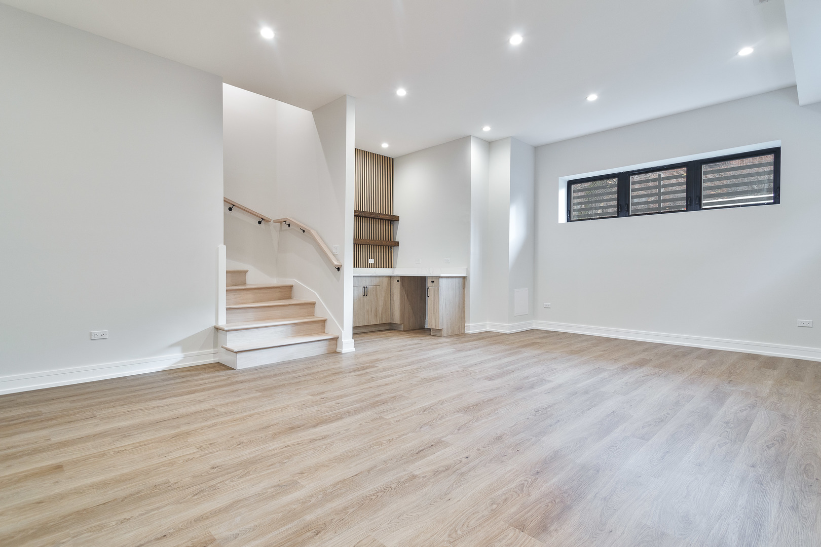 3454 W Potomac Avenue