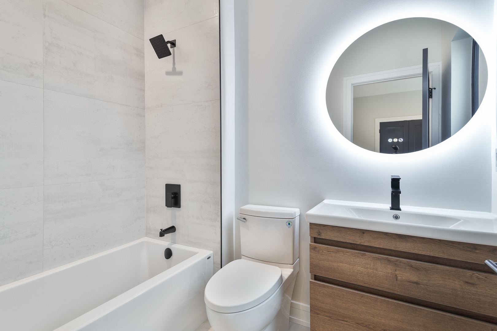 3454 W Potomac Avenue