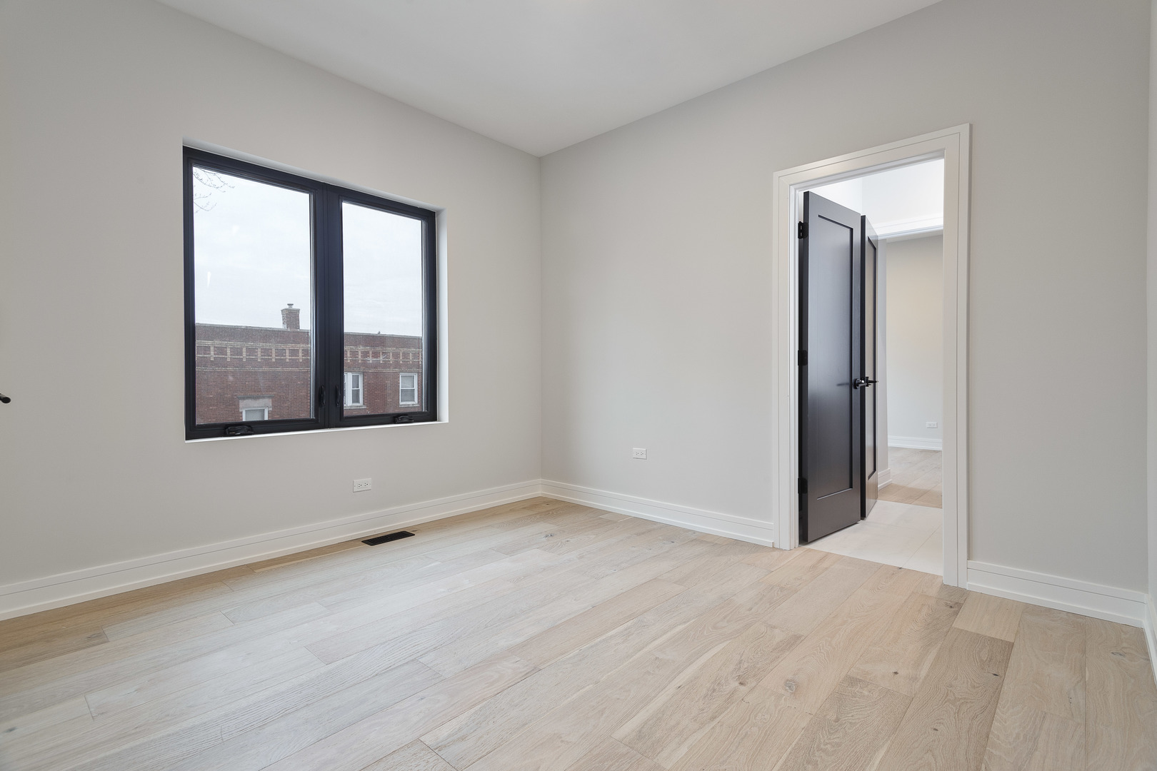 3454 W Potomac Avenue