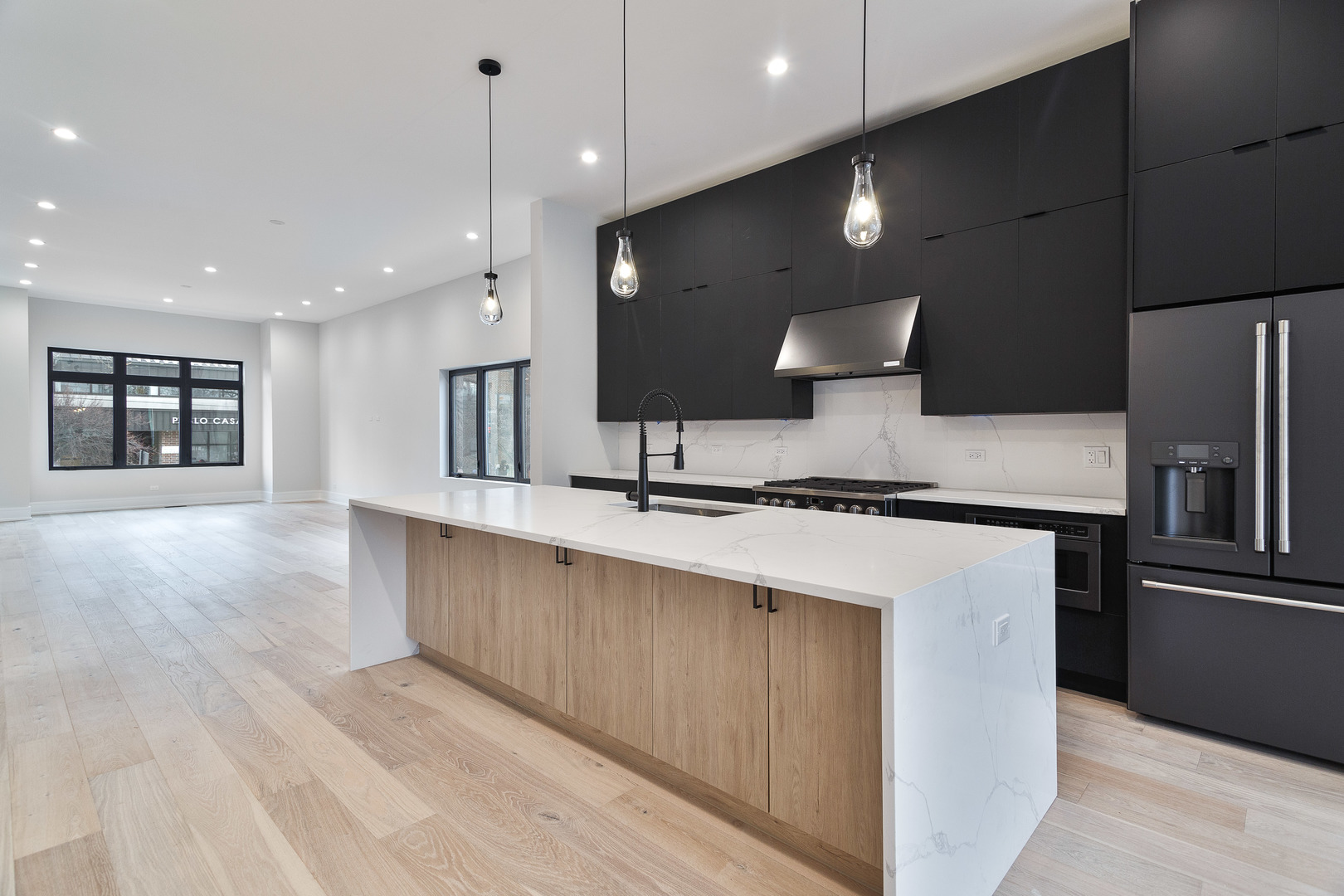 3454 W Potomac Avenue