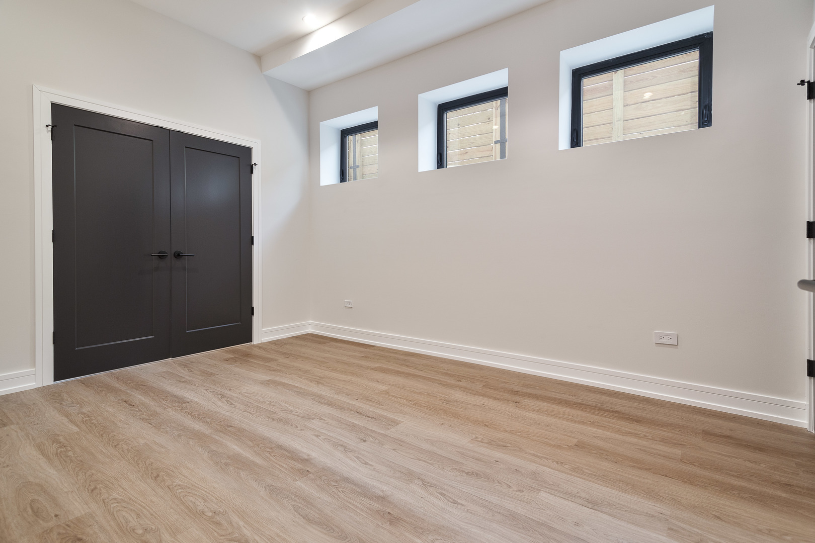 3454 W Potomac Avenue