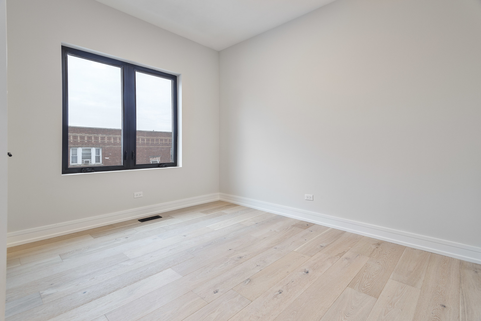 3454 W Potomac Avenue