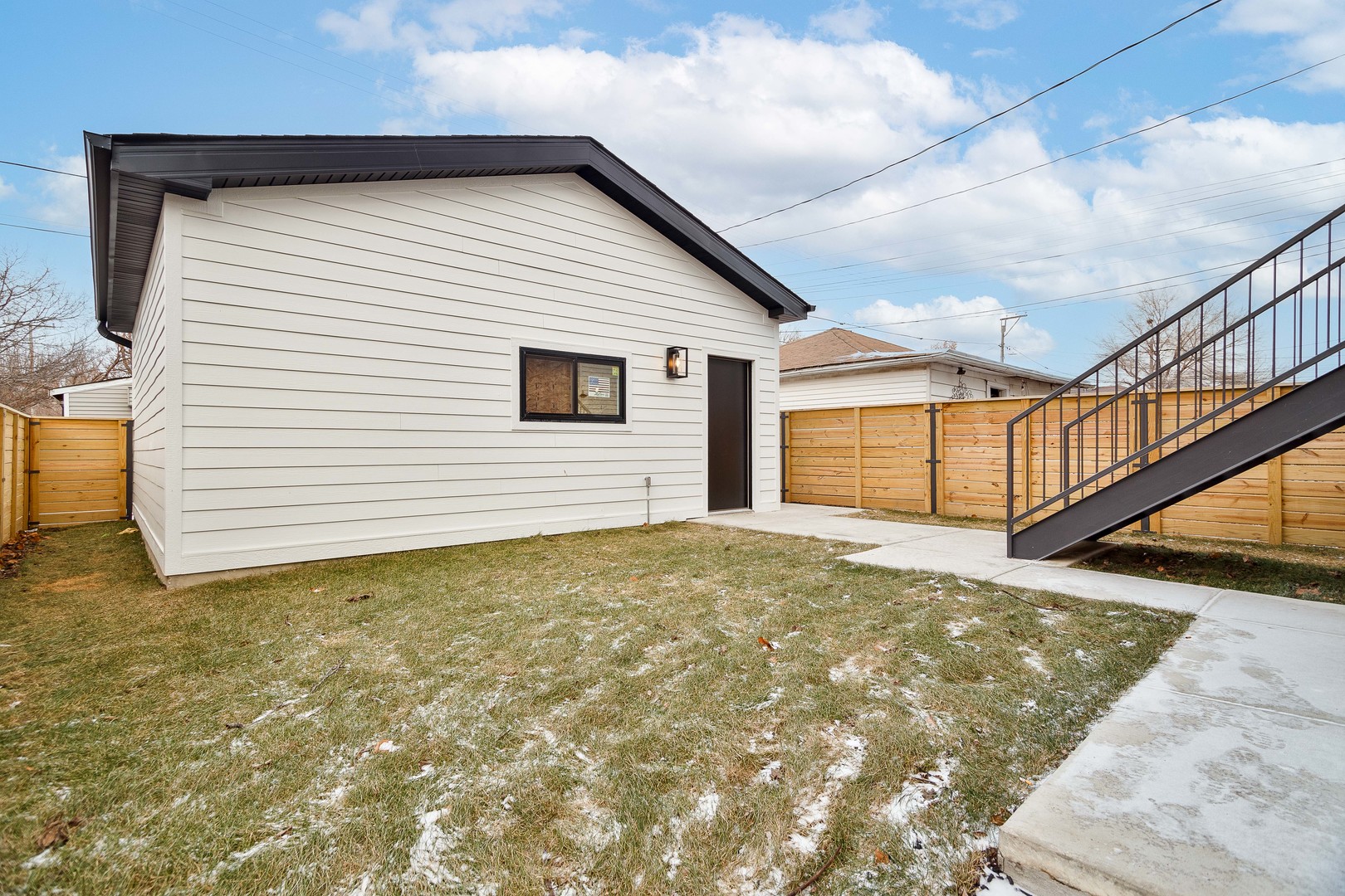 3454 W Potomac Avenue