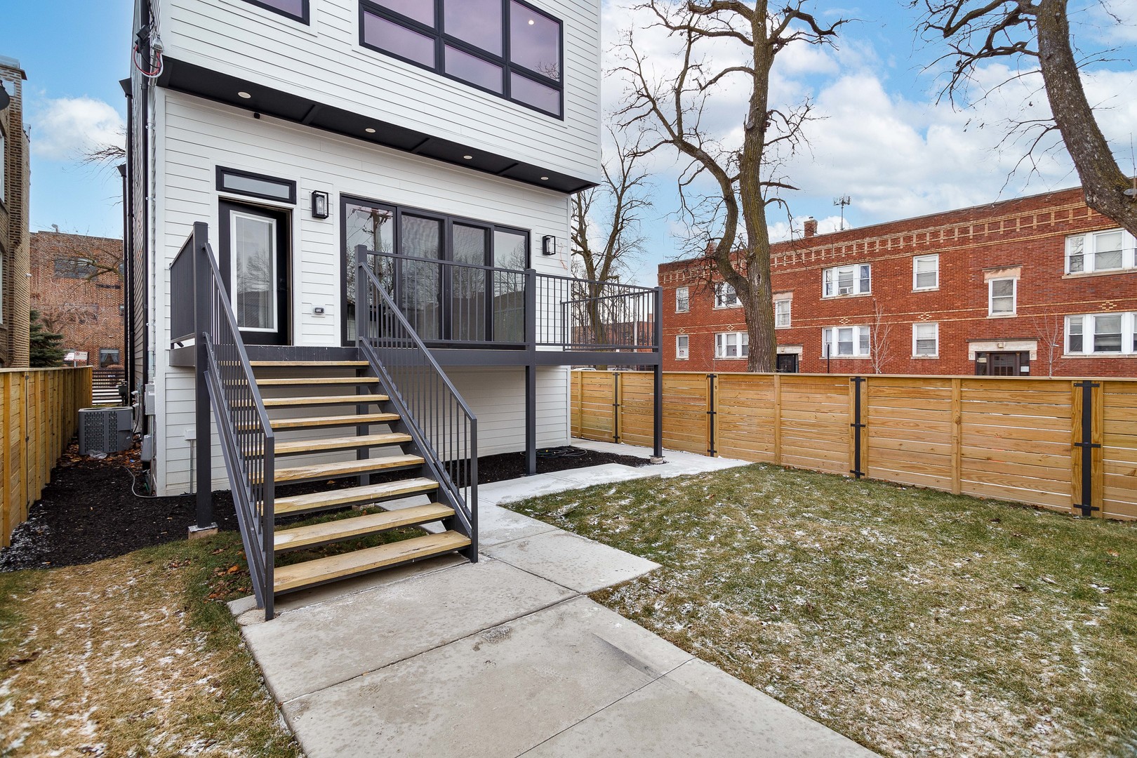 3454 W Potomac Avenue