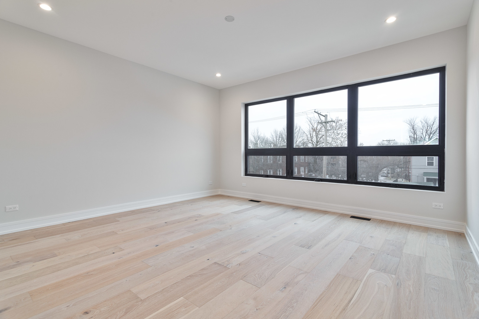 3454 W Potomac Avenue