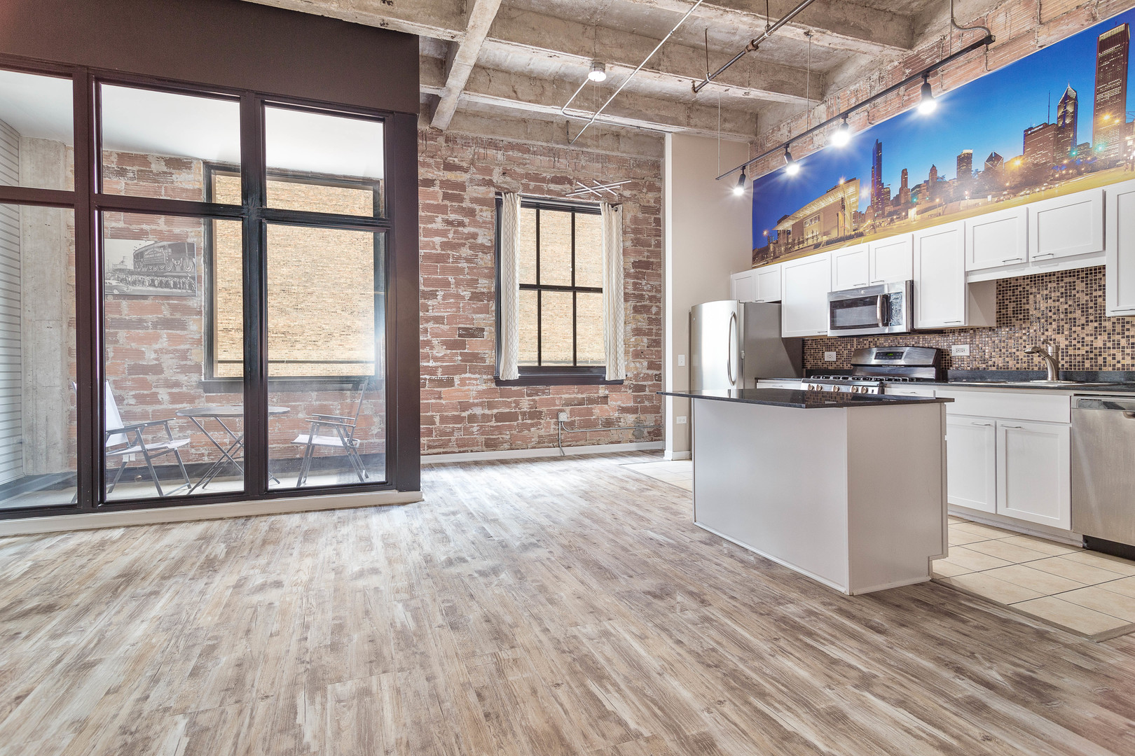 20 N State Street Unit: 807