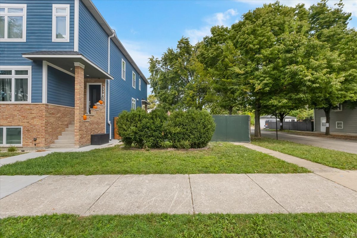 5000 W Argyle Street