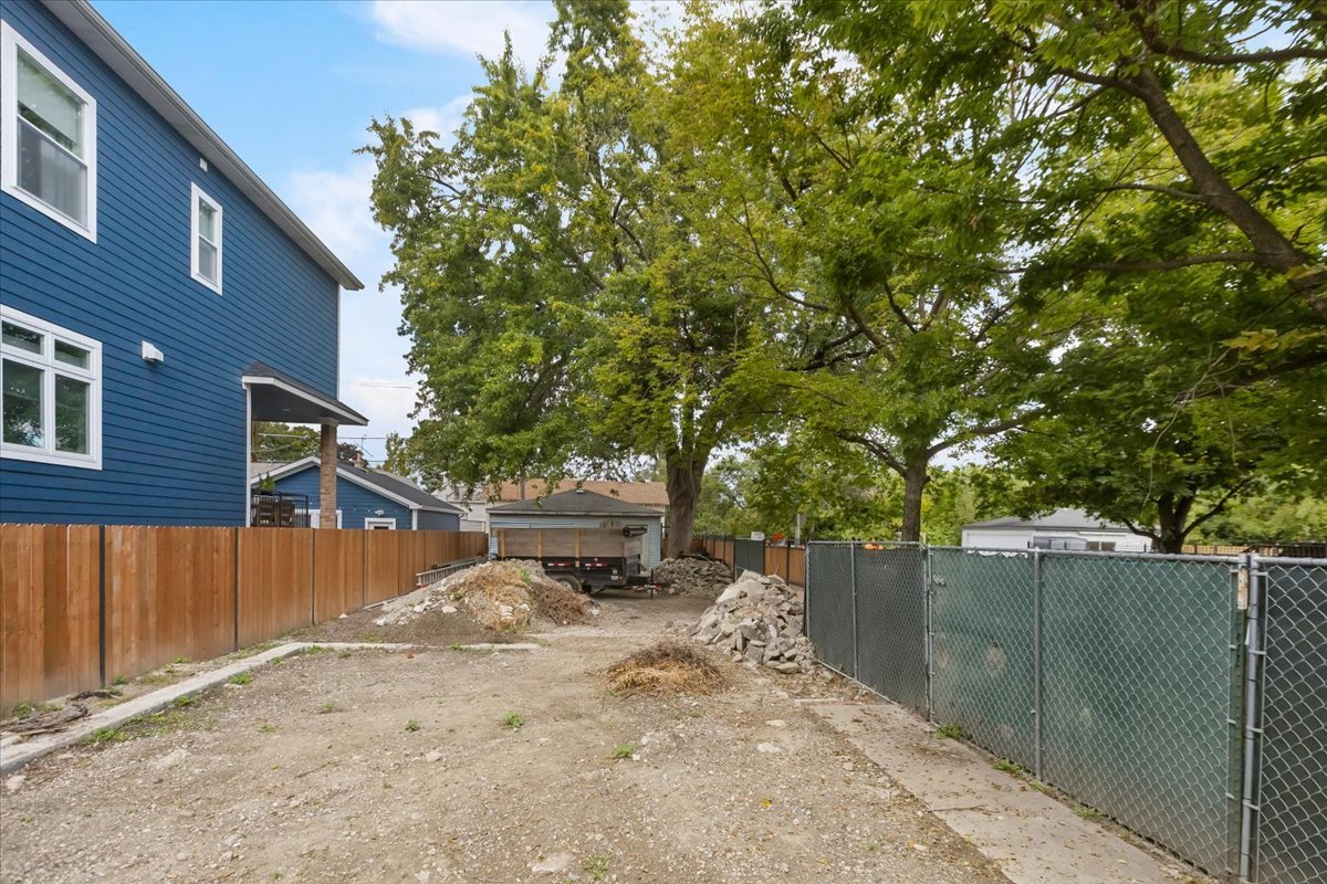 5000 W Argyle Street