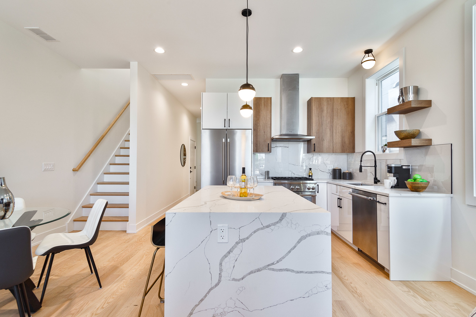 2417 W Walton Street Unit: 3