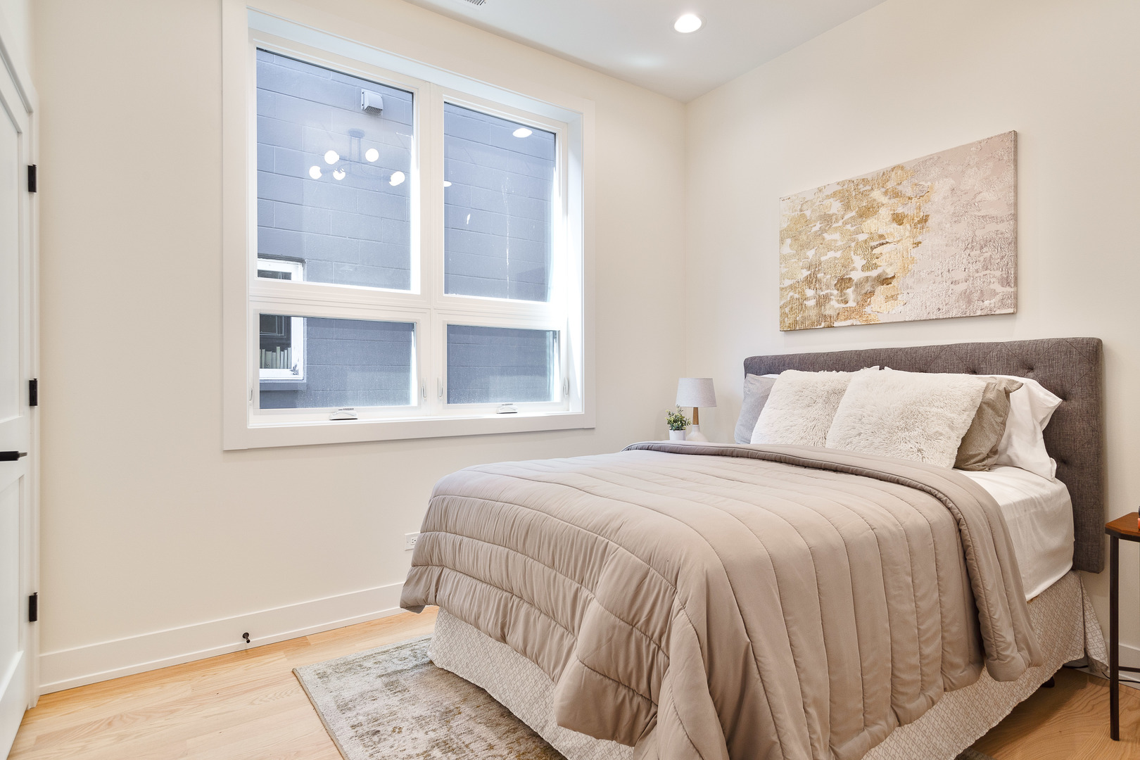 2417 W Walton Street Unit: 3