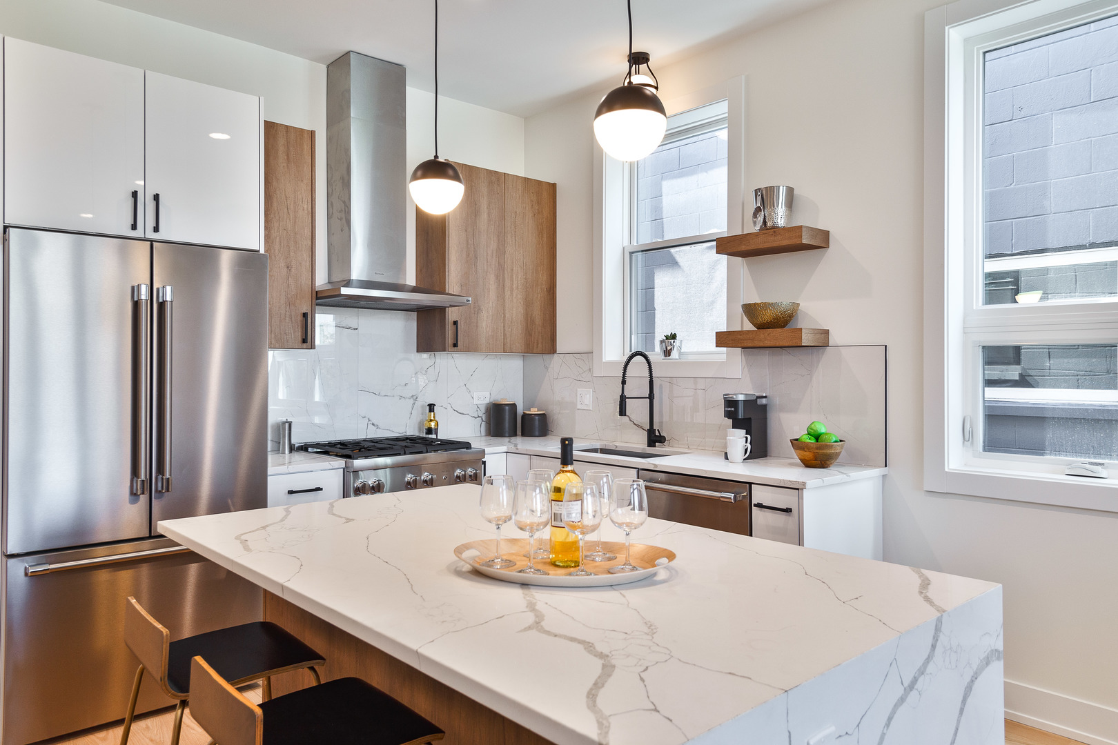 2417 W Walton Street Unit: 3