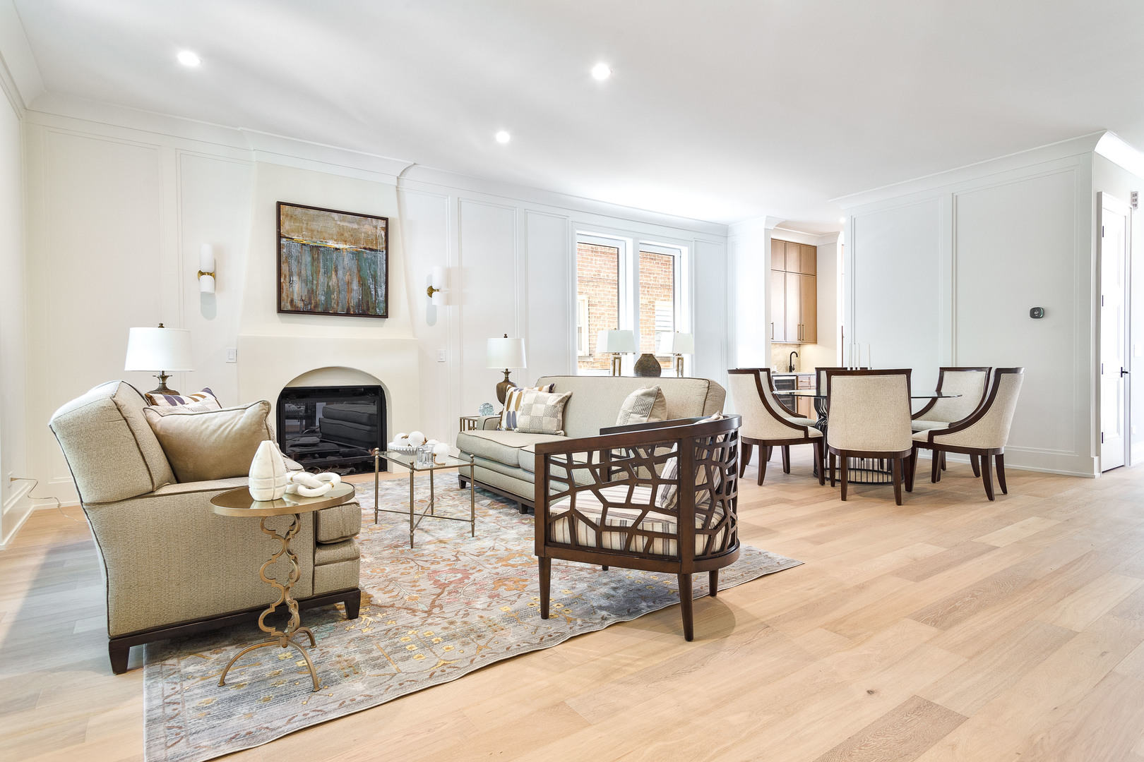 1633 W Balmoral Avenue