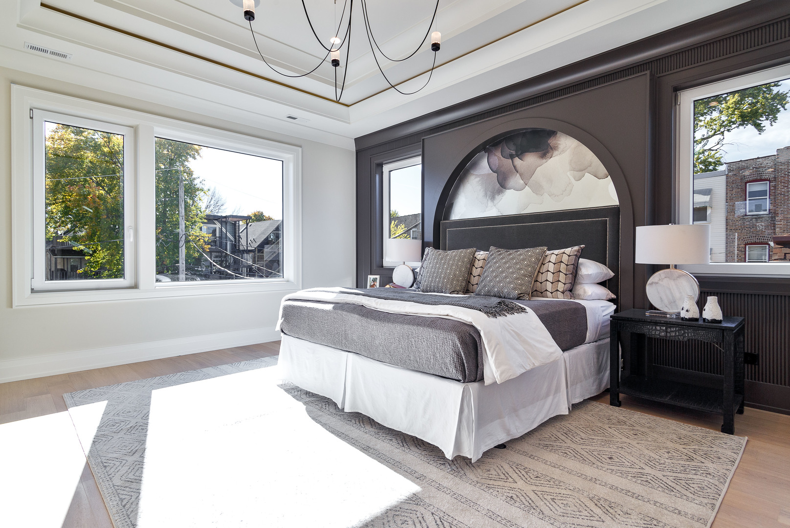 1633 W Balmoral Avenue