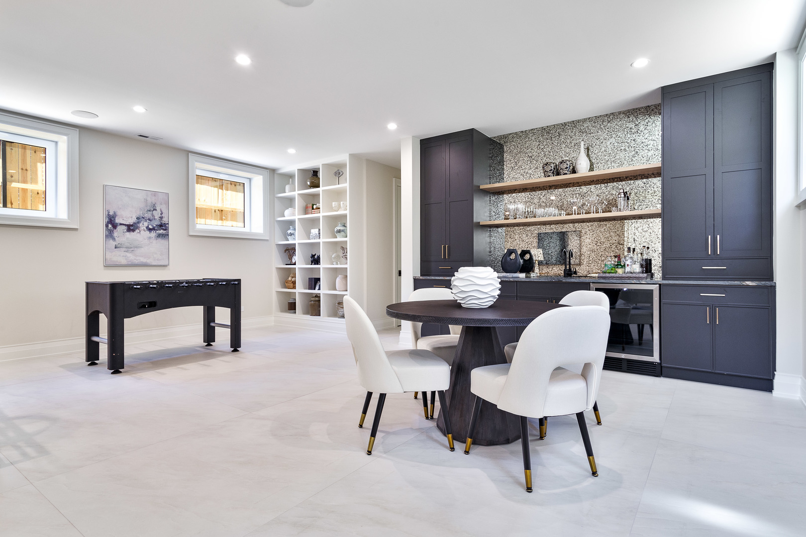 1633 W Balmoral Avenue