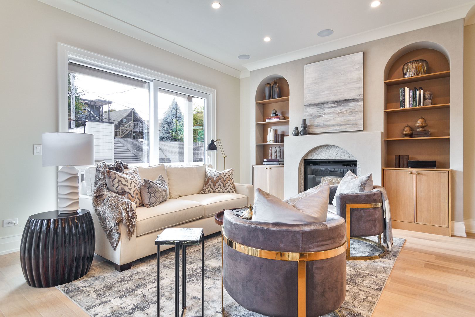 1633 W Balmoral Avenue