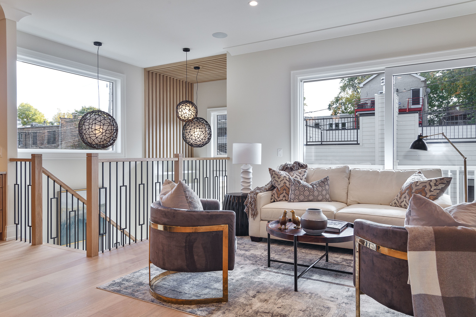 1633 W Balmoral Avenue