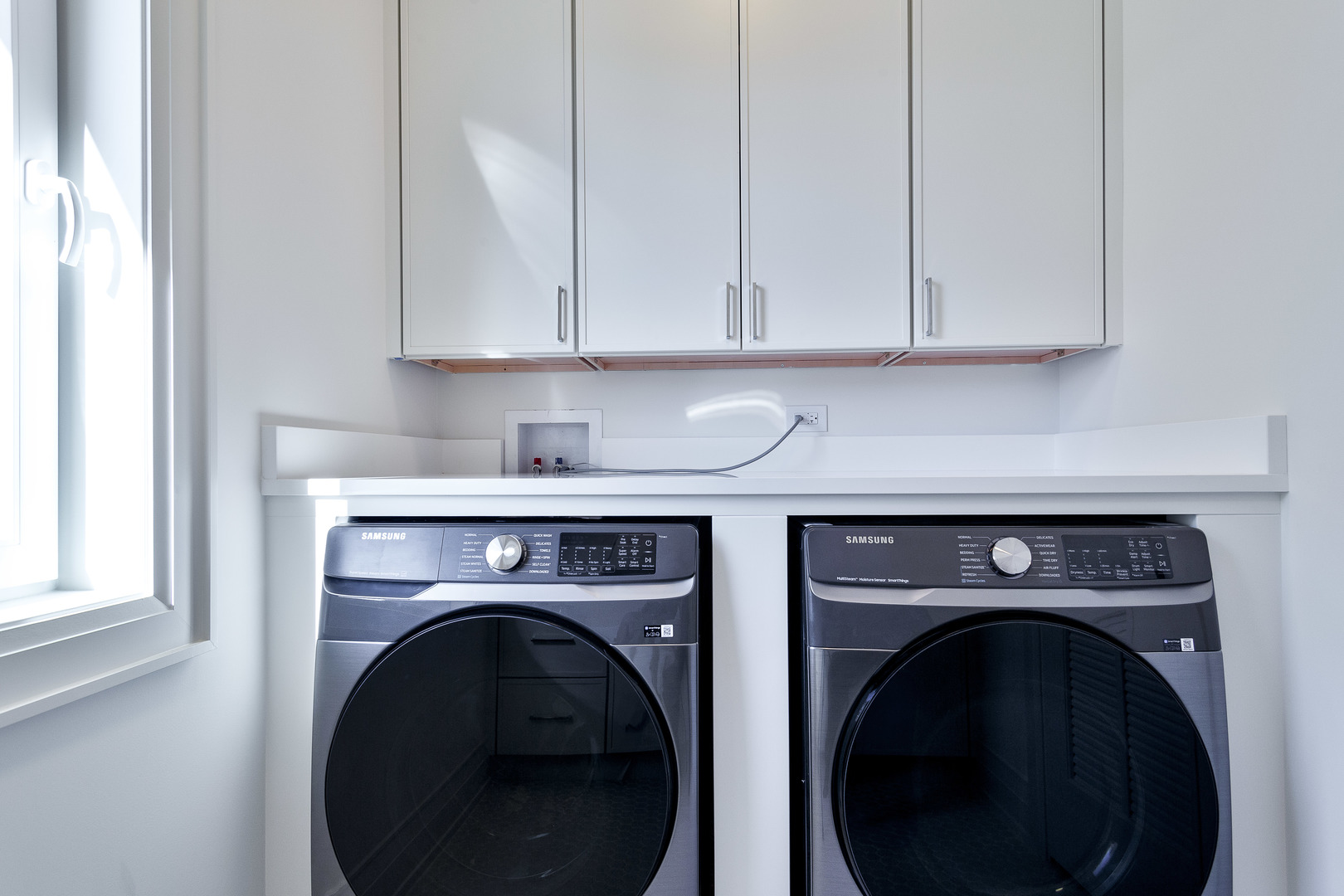 1633 W Balmoral Avenue