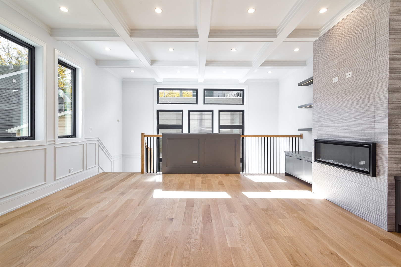 1907 W Wolfram Street