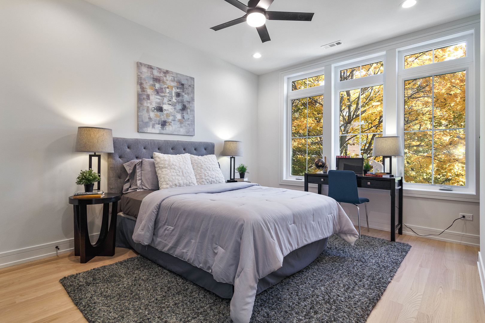 5624 N Francisco Avenue