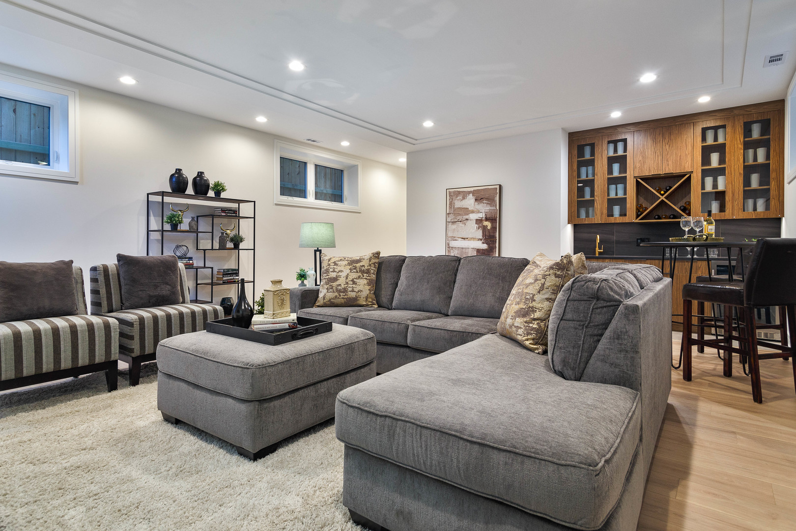 5624 N Francisco Avenue