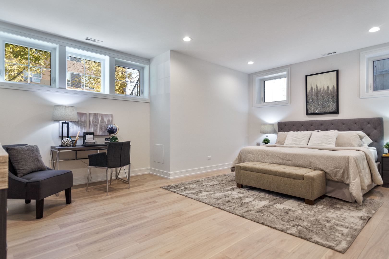 5624 N Francisco Avenue