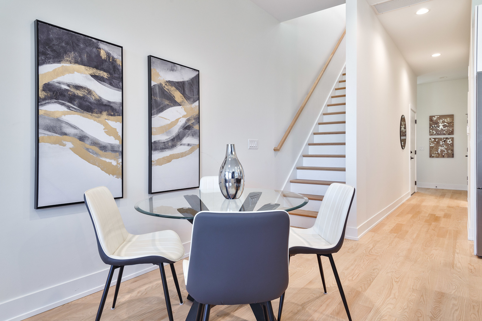 2417 W Walton Street Unit: 3