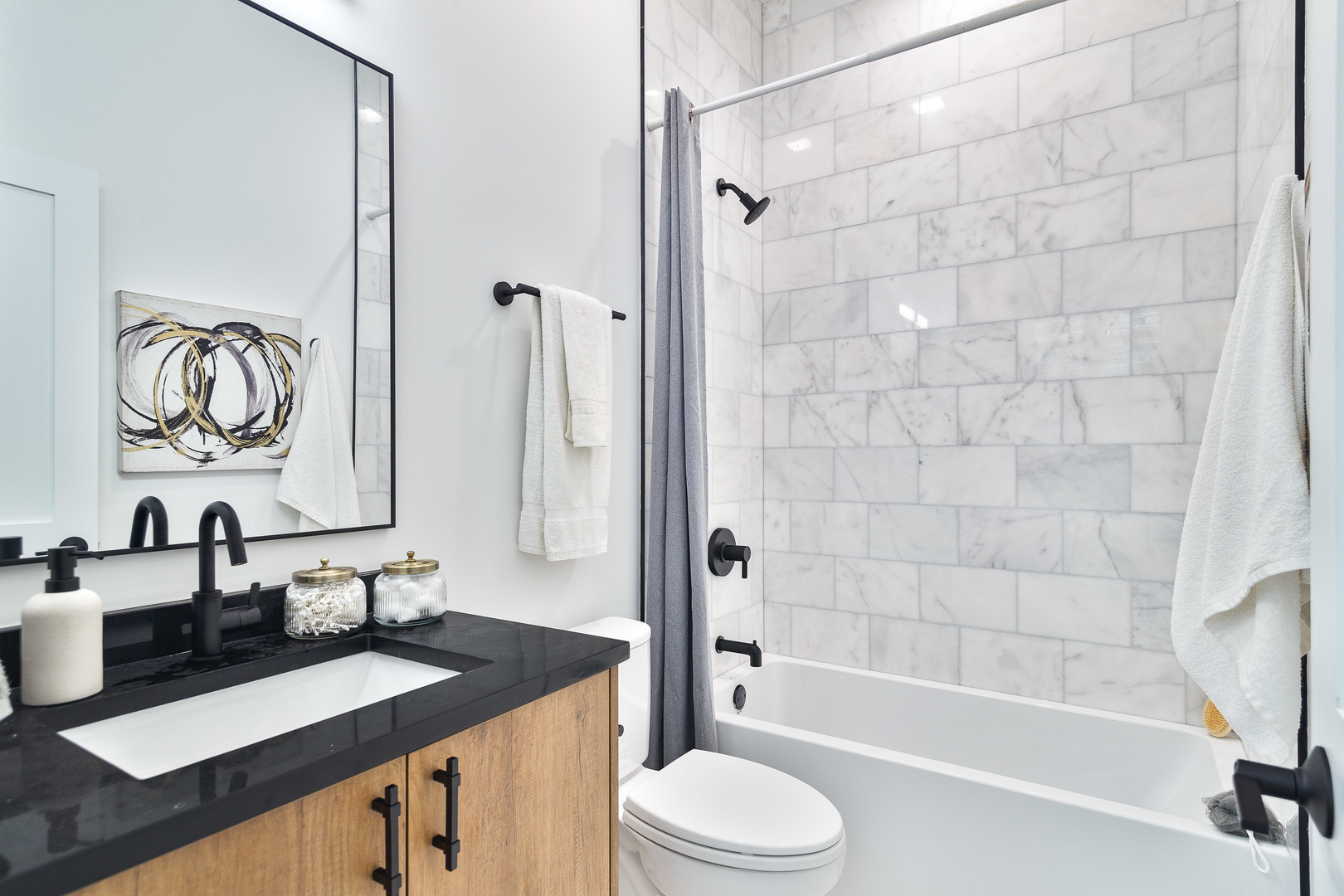 2417 W Walton Street Unit: 3