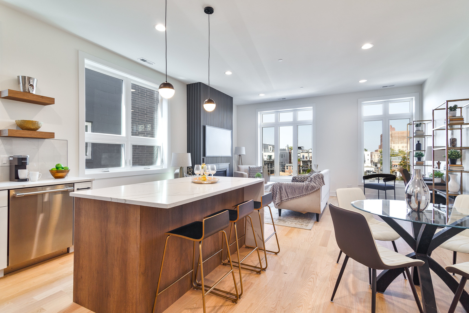 2417 W Walton Street Unit: 3