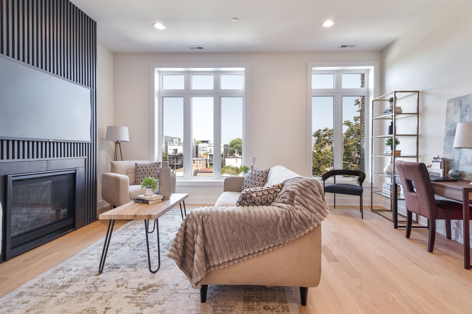 2417 W Walton Street Unit: 3