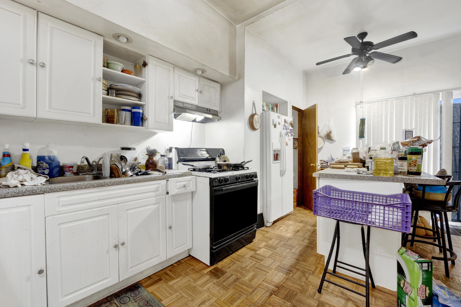 3748 N Sacramento Avenue