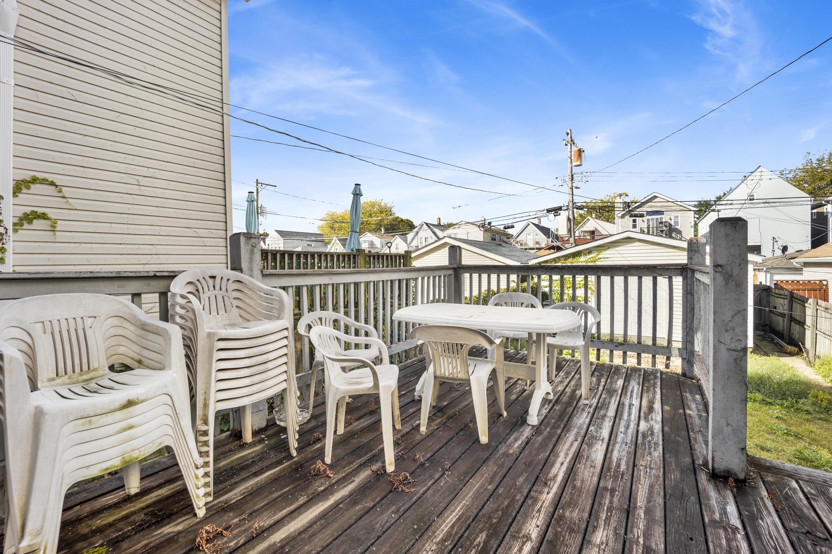 3748 N Sacramento Avenue