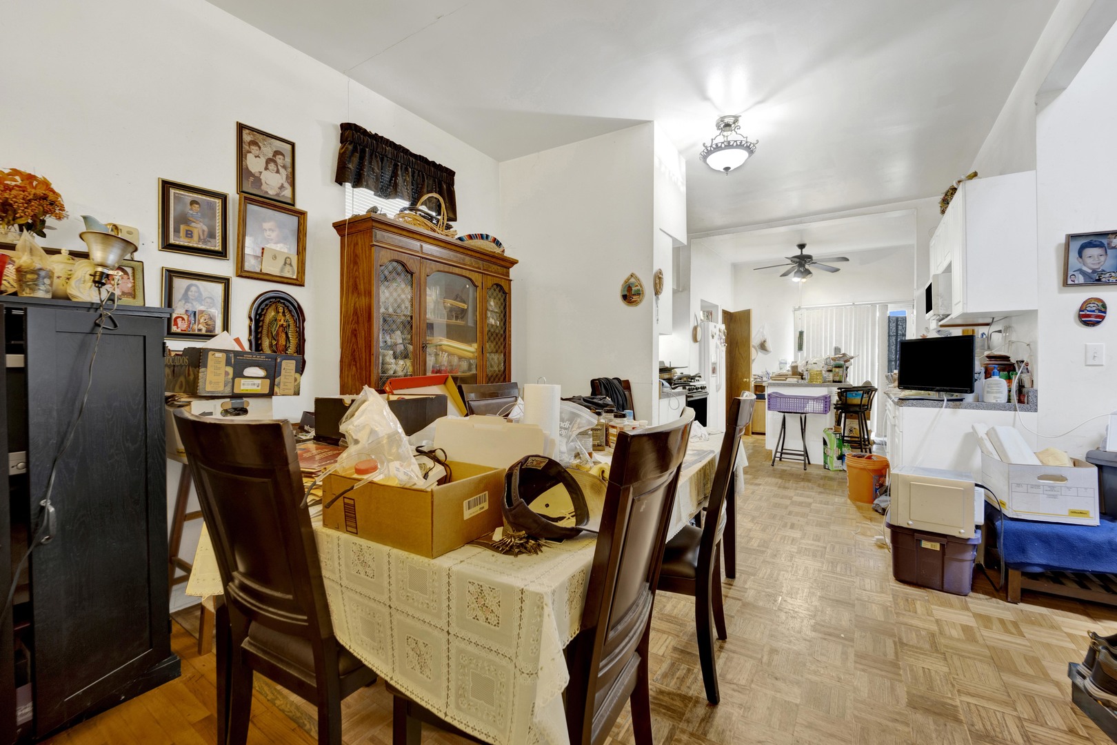 3748 N Sacramento Avenue