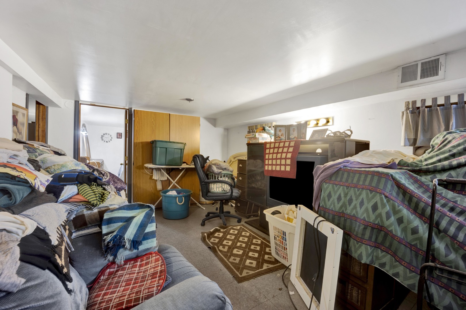 3748 N Sacramento Avenue